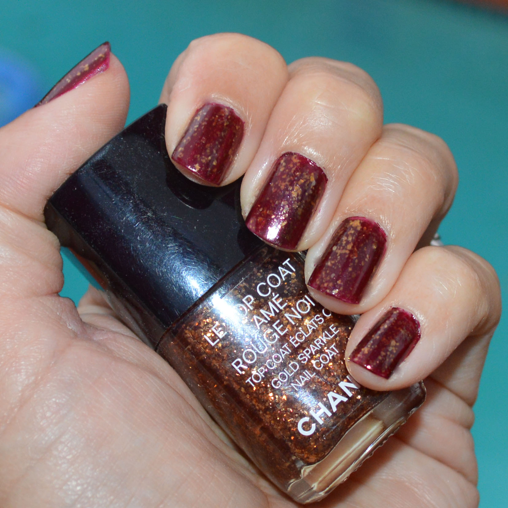 Лак для ногтей: Chanel Le Top Coat Lamé Rouge Noir + #18 Rouge Noir - не  бывает Рождества без золота • SKLVA Perfumes