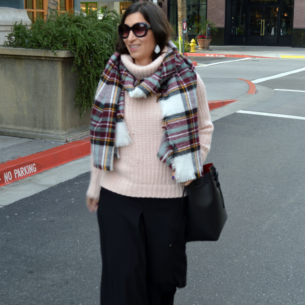 winter-outfit-turtleneck-blanket-scarf — bows & sequins