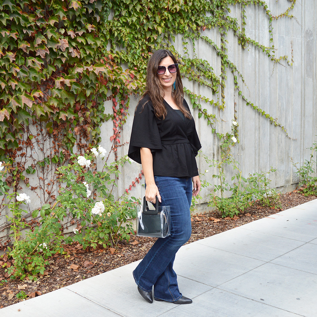 how to wear a clear handbag