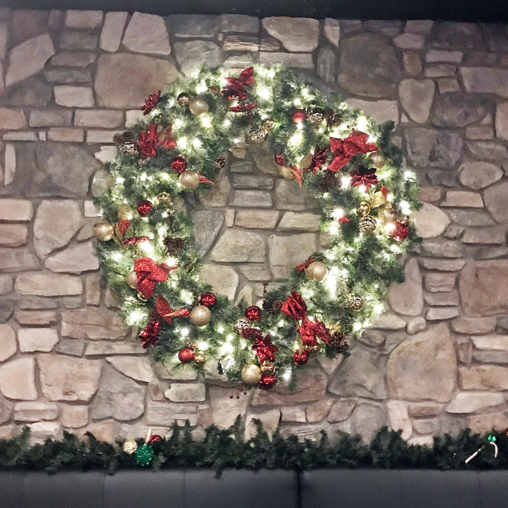 christmas wreath justins santa clara