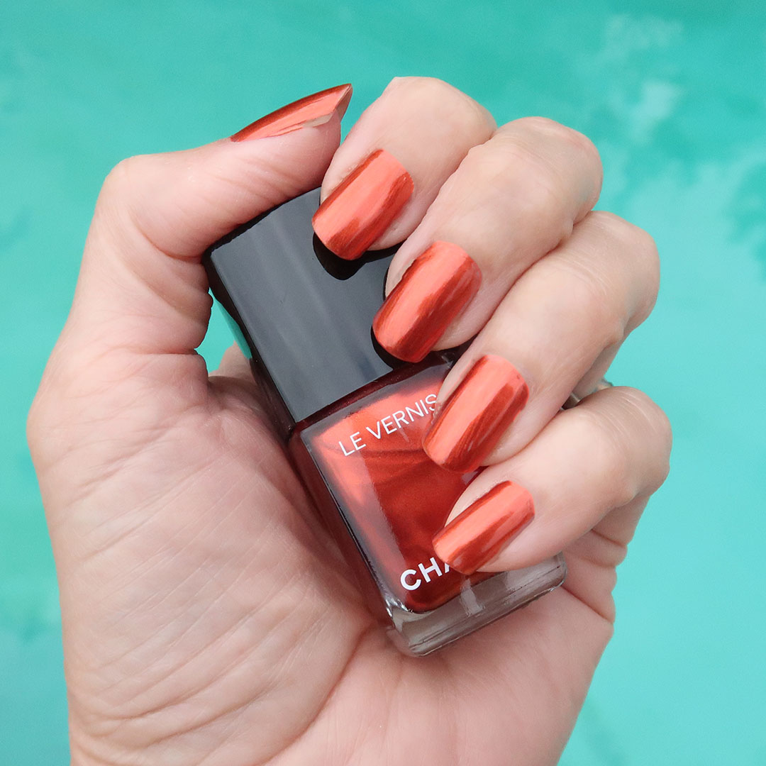 chanel alchimiste nail polish holidays 2025
